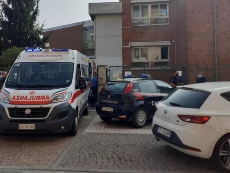 Torino: spruzza spray al peperoncino per evitare la lezione, 8 intossicati alle medie